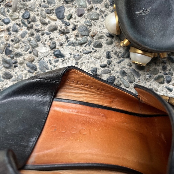 Gucci mid heel leather loafer with pearl backing - Picture 5 of 6